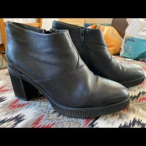 Stonefly black leather inside zip booties